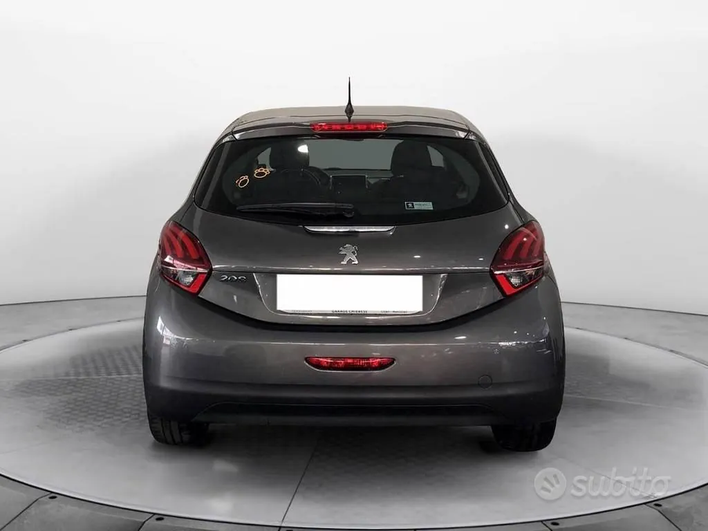 Peugeot 208 2018 photo 5