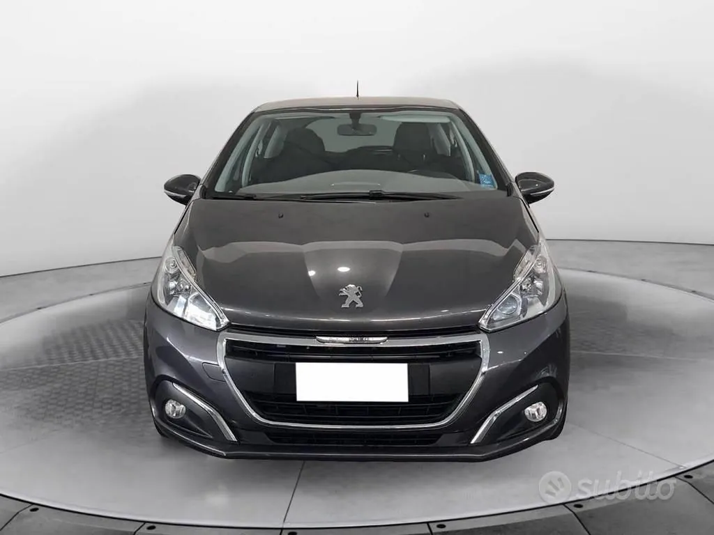 Peugeot 208 2018 photo 2