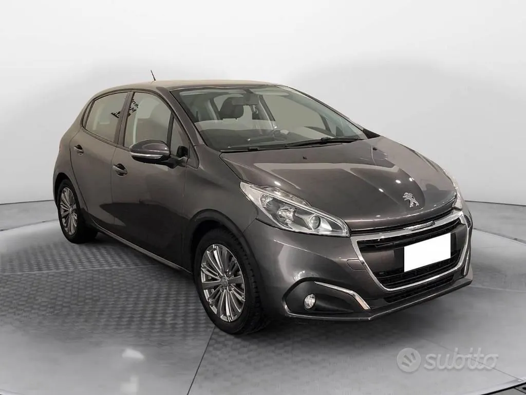 Peugeot 208 2018 photo 3