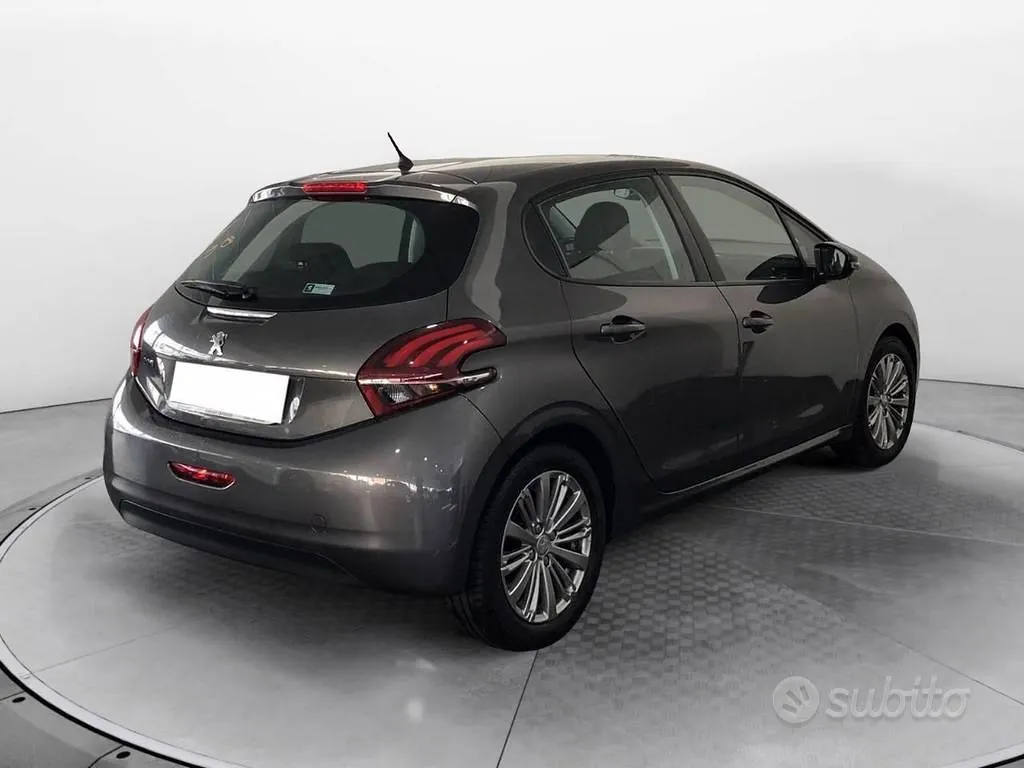 Peugeot 208 2018 photo 4