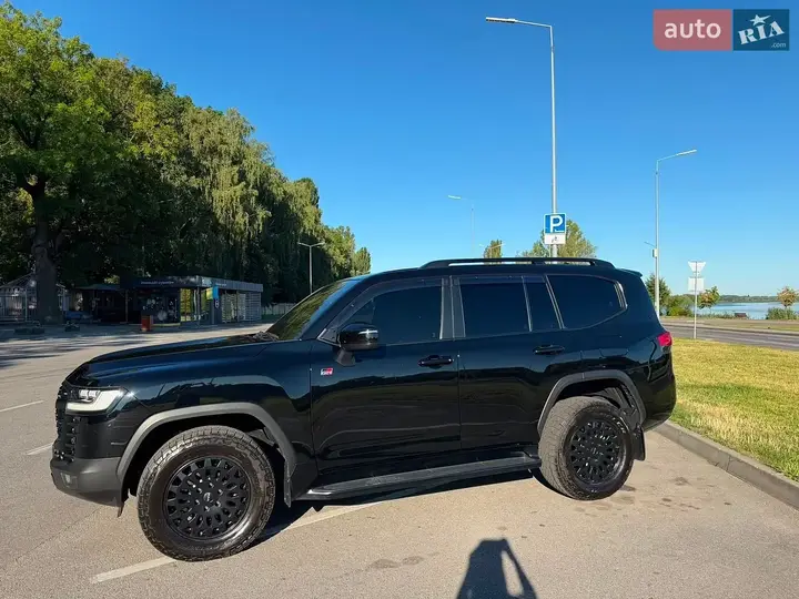 Toyota Land Cruiser 2023 photo 5