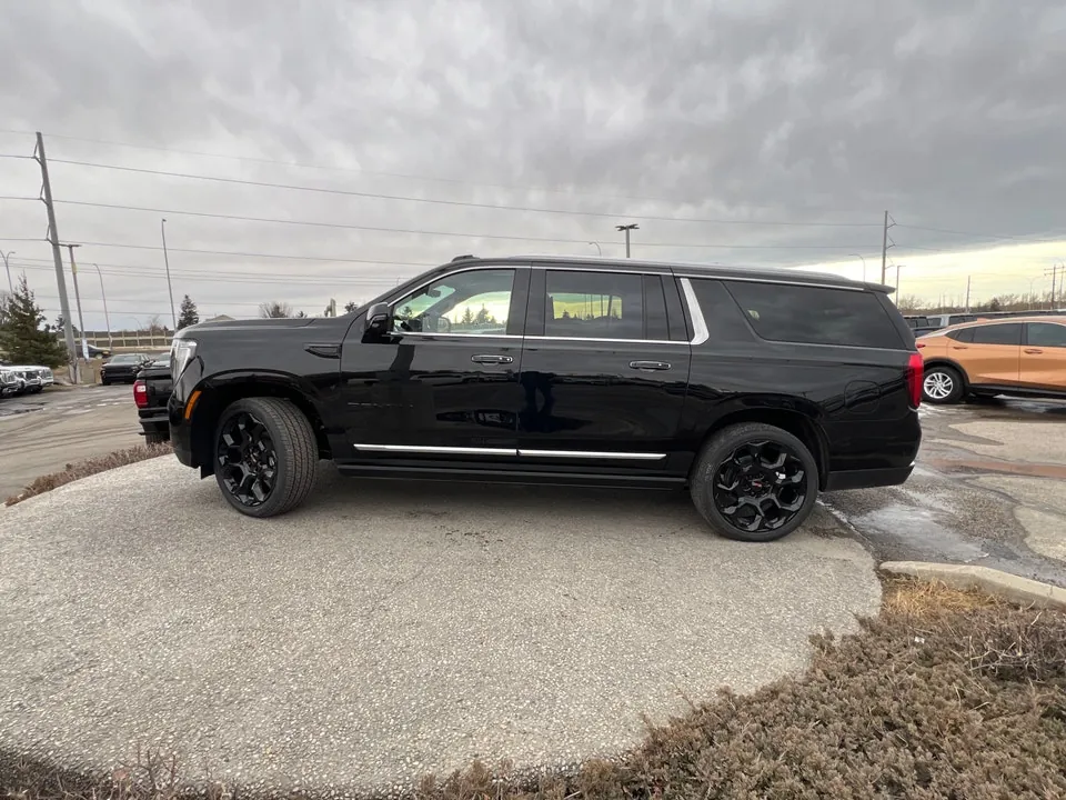 GMC Yukon Xl 2026 photo 2