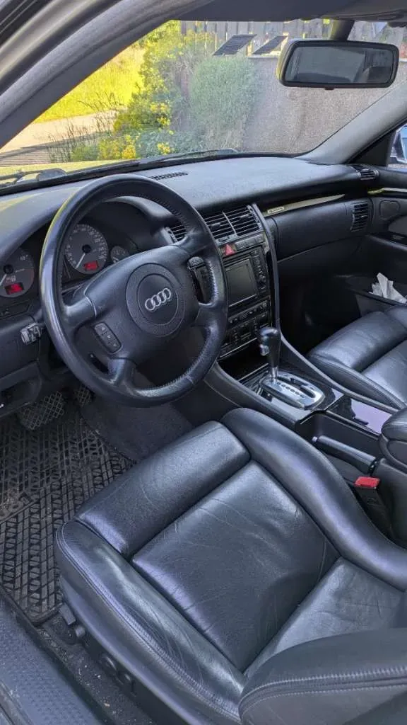 Audi A8 1999 photo 3