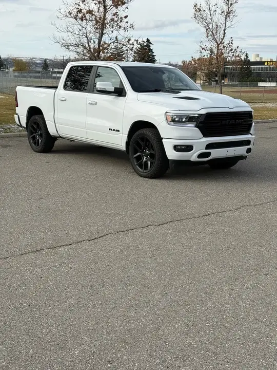 Dodge Ram 1500 2022 photo 2