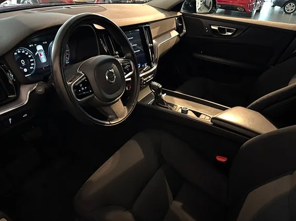 Volvo V60 Cross Country 2019 photo 5