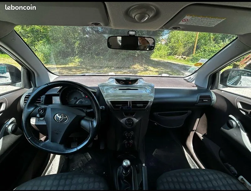 Toyota Iq 2009 photo 3