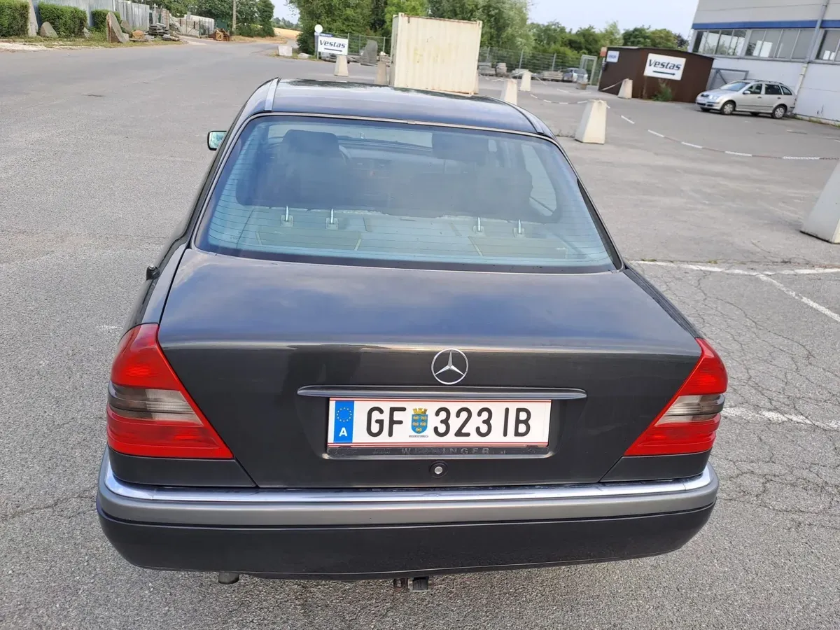 Mercedes-Benz C-Class 1995 photo 2