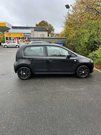 Volkswagen Up 2013 photo 5