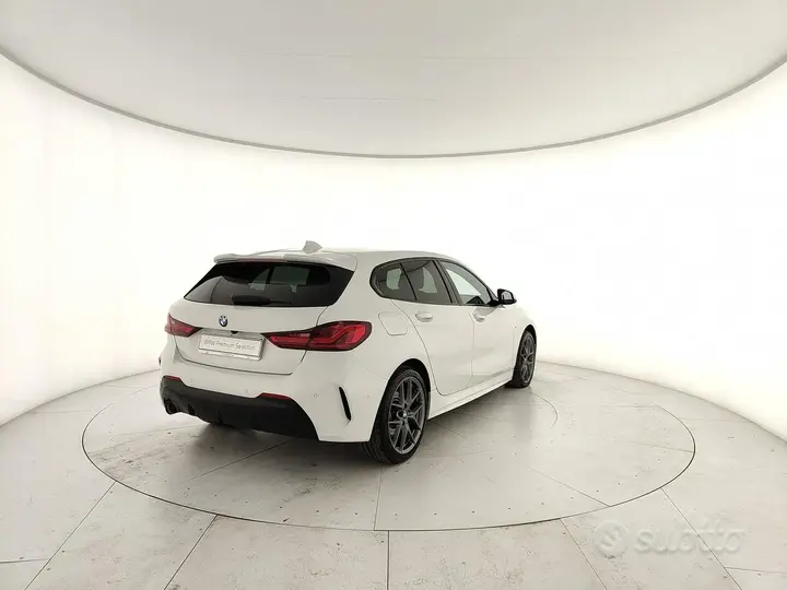 BMW 116D 2023 photo 3