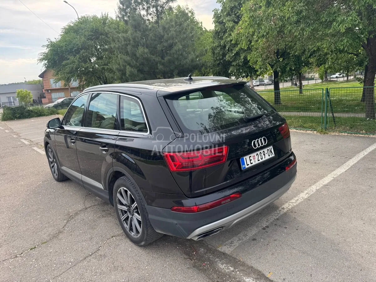 Audi Q7 2016 photo 4