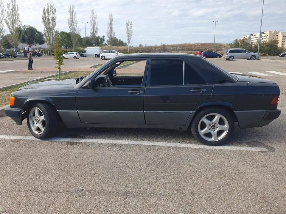 Mercedes-Benz 190