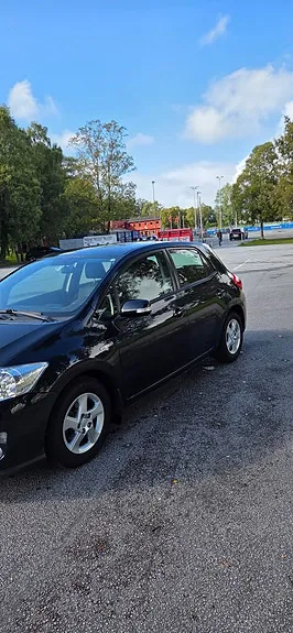 Toyota Auris 2012 photo 2