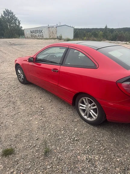 Mercedes-Benz C200 2002 photo 2
