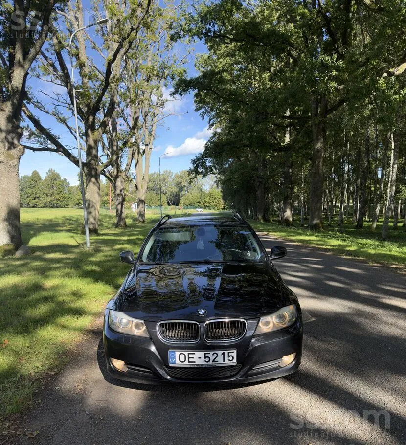 BMW 318 2009 photo 3