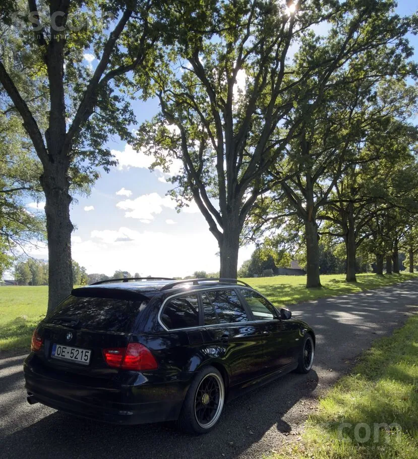 BMW 318 2009 photo 4