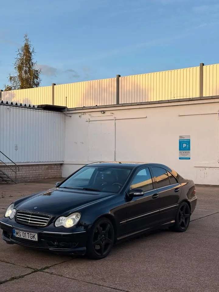 Mercedes-Benz C320