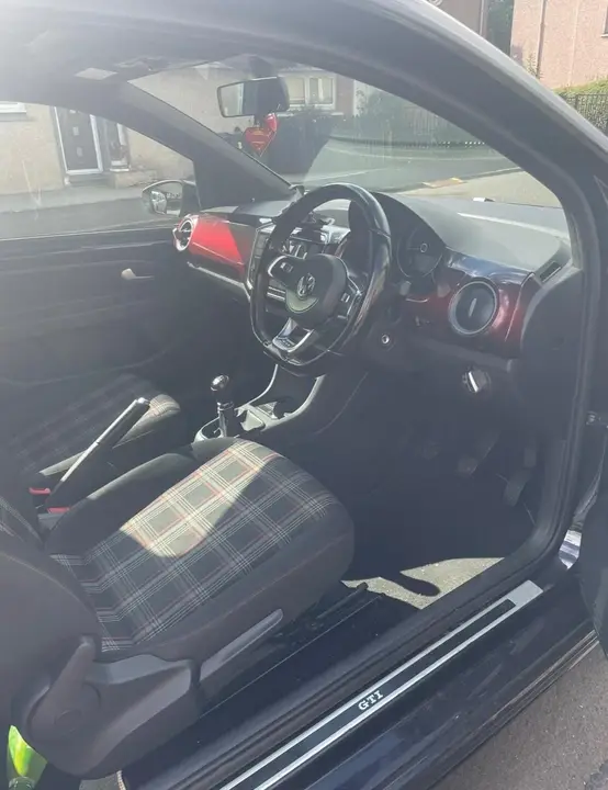 Volkswagen Up 2018 photo 3