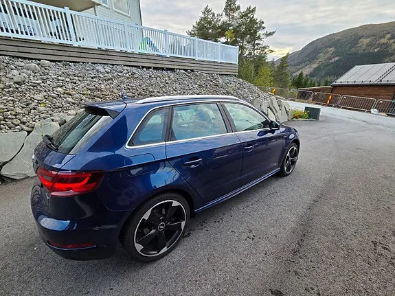 Audi E-Tron 2015 photo 3
