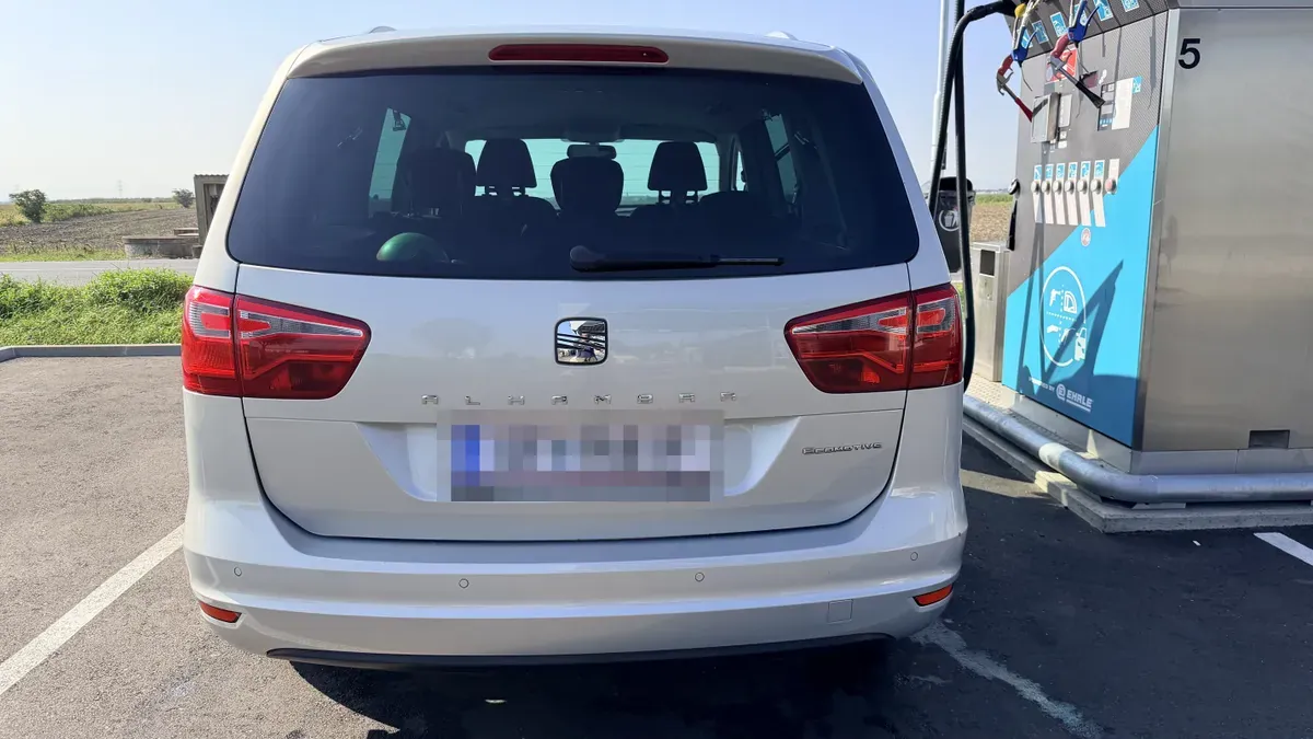 Seat Alhambra 2012 photo 2