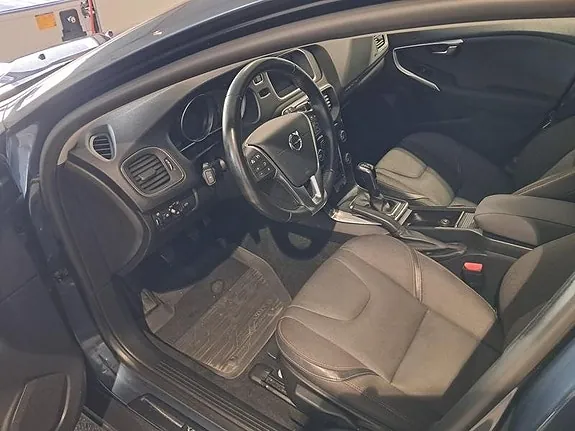 Volvo V40 Cross Country 2017 photo 2