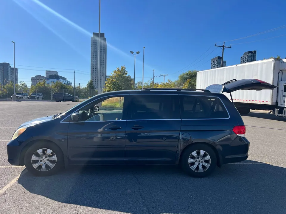 Honda Odyssey 2009 photo 2