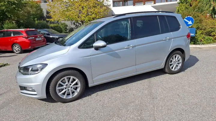 Volkswagen Touran 2023 photo 3