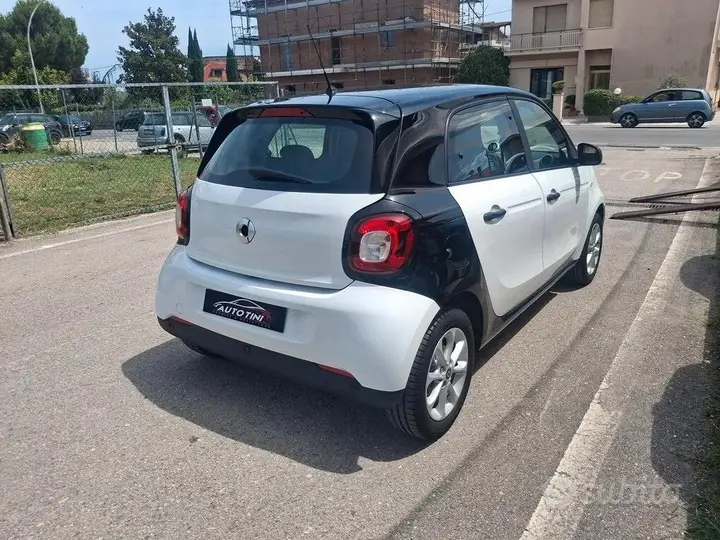 Smart Forfour 2017 photo 3