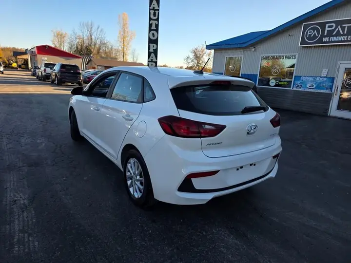 Hyundai Accent 2018 photo 3