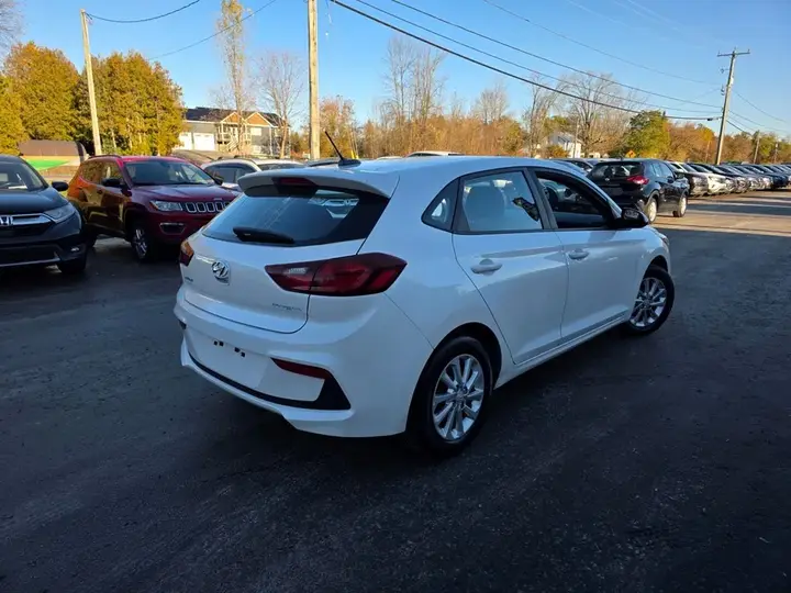 Hyundai Accent 2018 photo 5