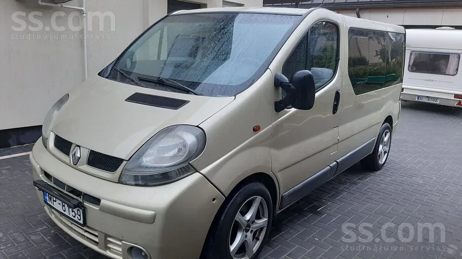 Renault Trafic 2005 photo 2