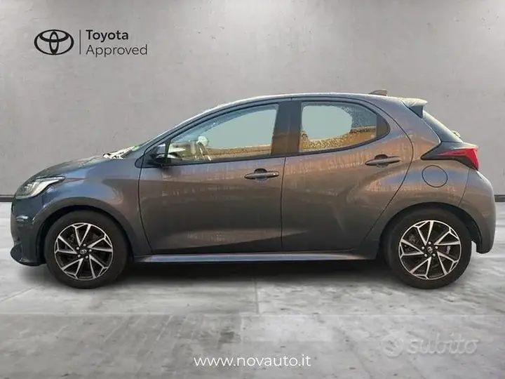 Toyota Yaris 2022 photo 2
