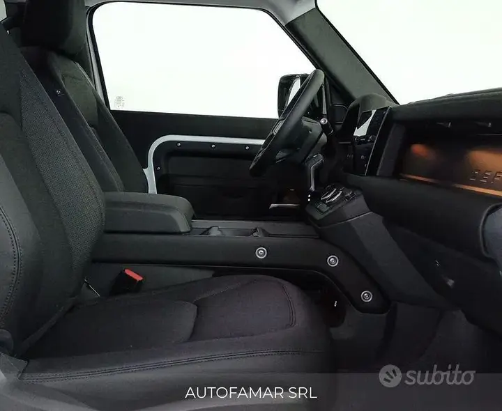 Land Rover Defender 2025 photo 3