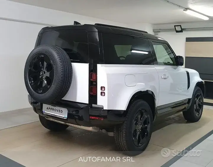 Land Rover Defender 2025 photo 2
