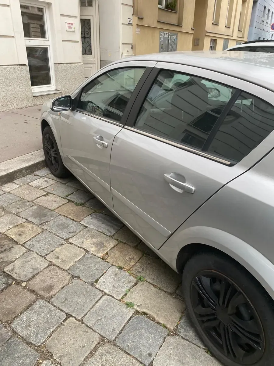 Opel Astra 2004 photo 2