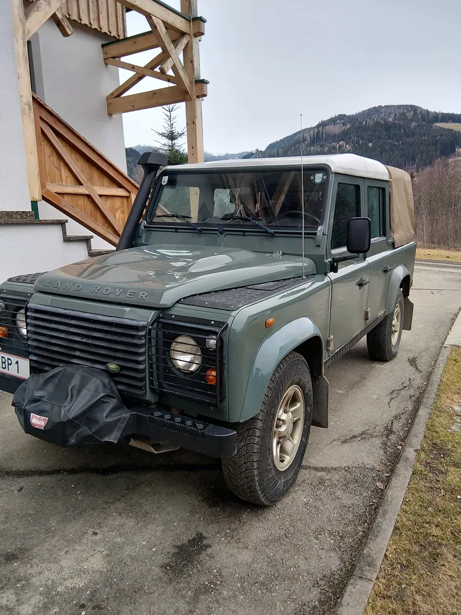 Land Rover Defender 2010 photo 2