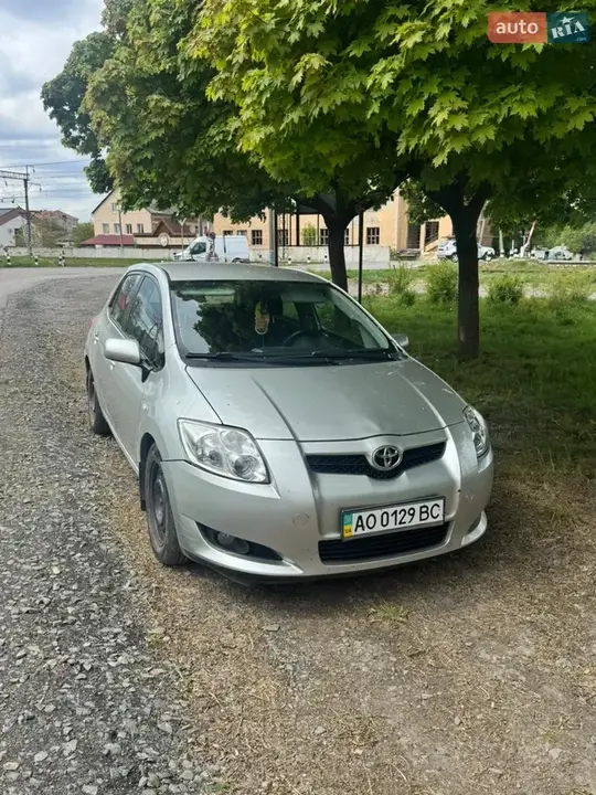 Toyota Auris 2008 photo 2