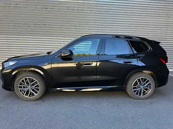 BMW Ix1 2023 photo 2