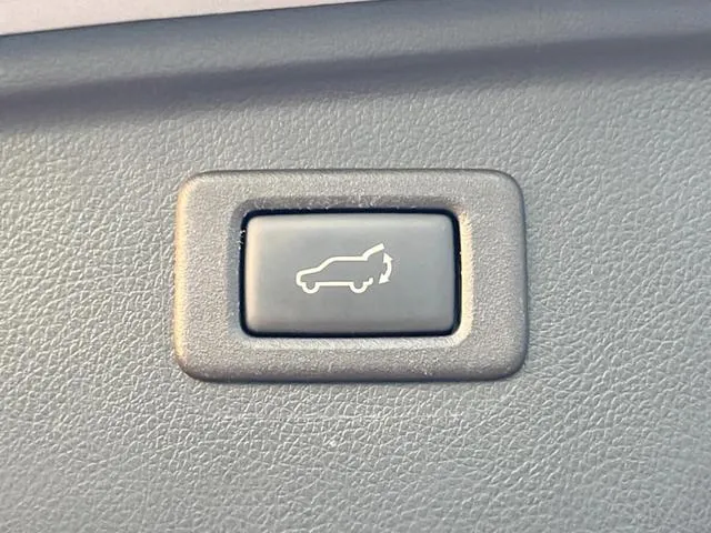 Suzuki Legacysedan 2016 photo 5