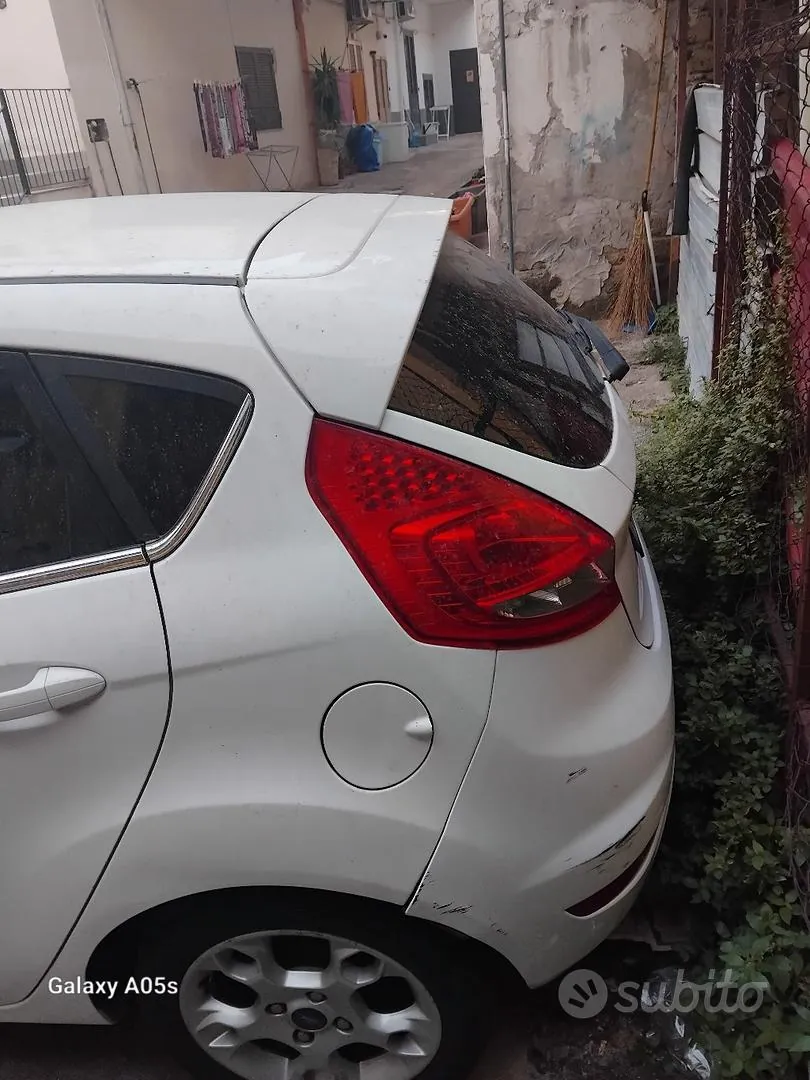 Ford Fiesta 2012 photo 3