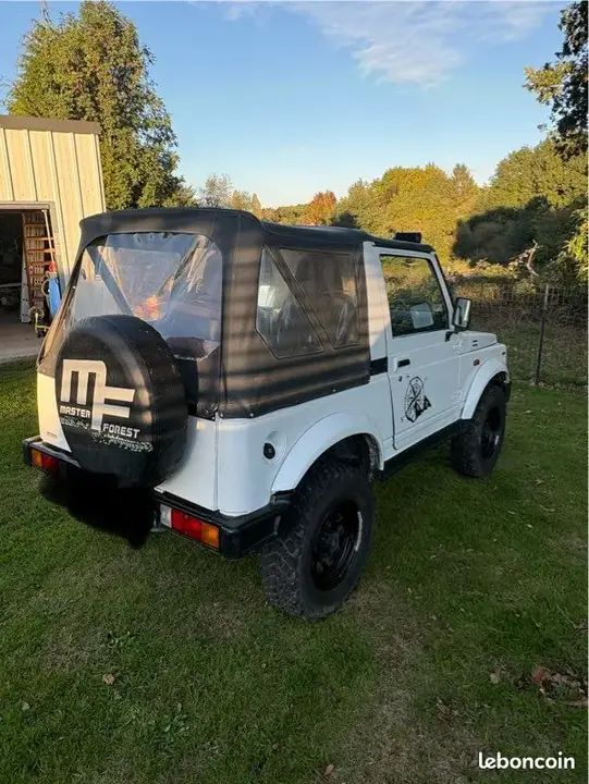 Suzuki Samurai 1995 photo 2