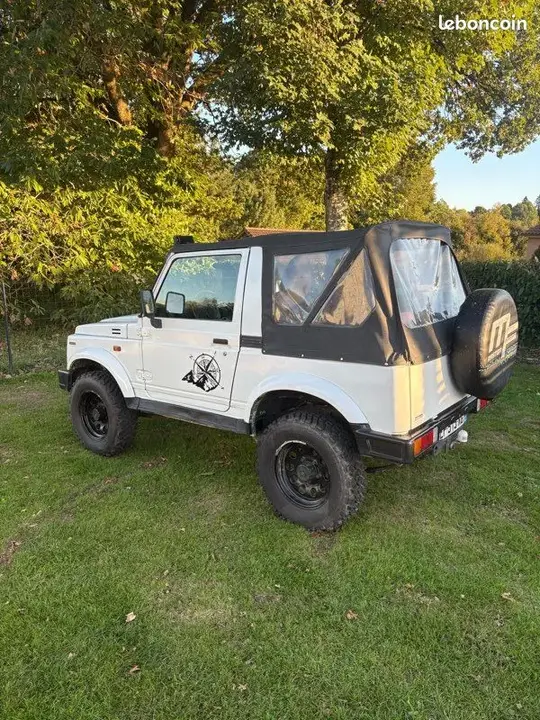 Suzuki Samurai