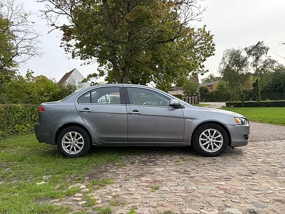 Mitsubishi Lancer 2014 photo 3
