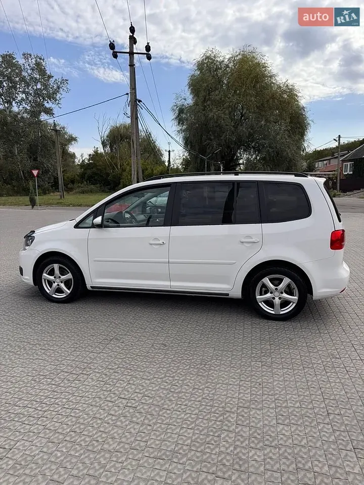 Volkswagen Touran 2013 photo 3
