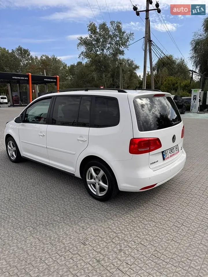 Volkswagen Touran 2013 photo 5