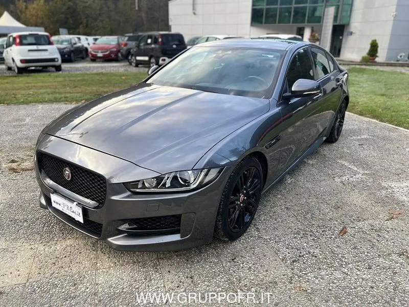 Jaguar Xe 2018 photo 3