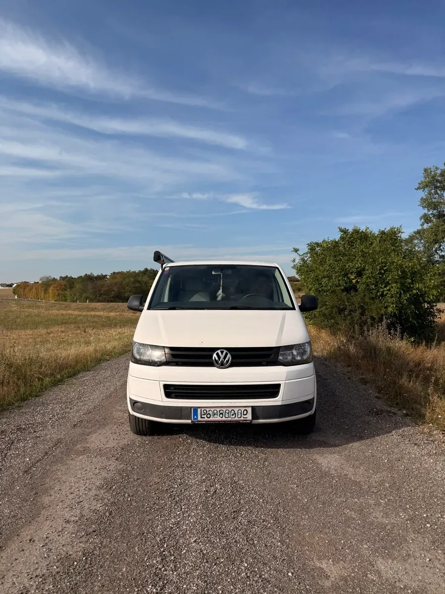 Volkswagen T5 2011 photo 3