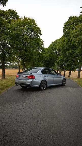 BMW 330D 2011 photo 2