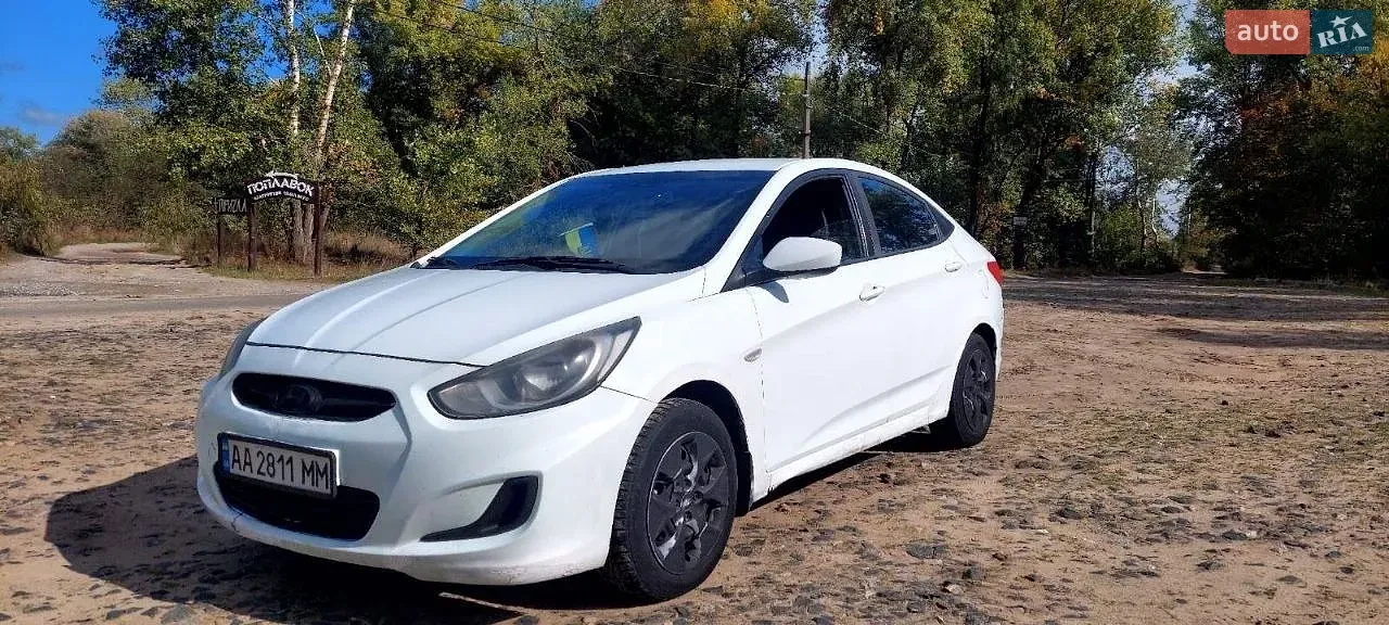 Hyundai Accent 2013 photo 2