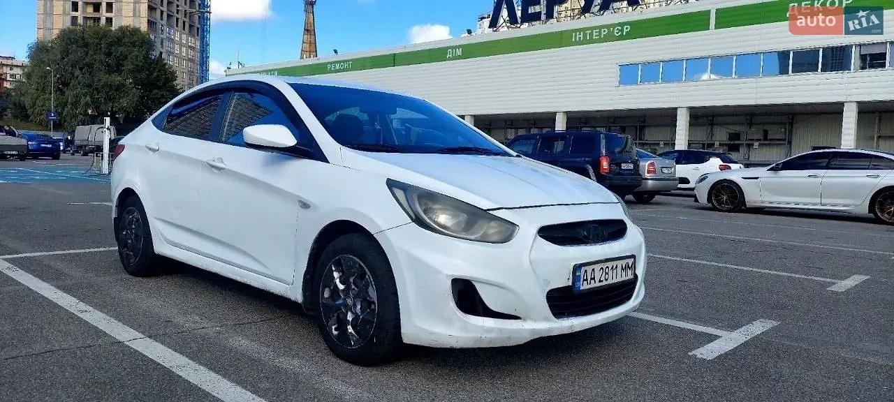 Hyundai Accent 2013 photo 3