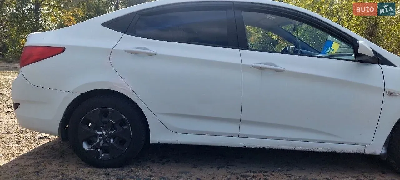 Hyundai Accent 2013 photo 5